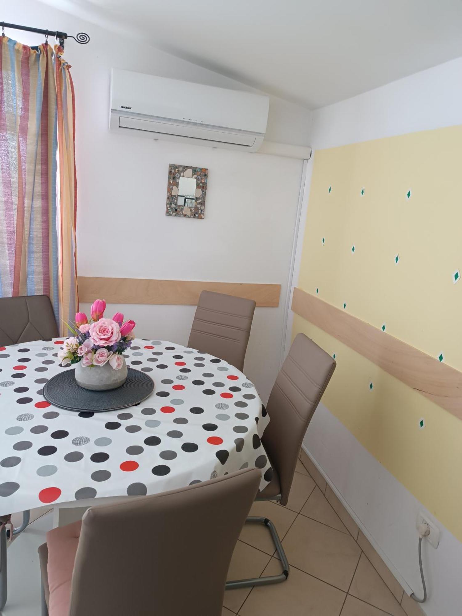 Tramontana Apartment Люция Екстериор снимка